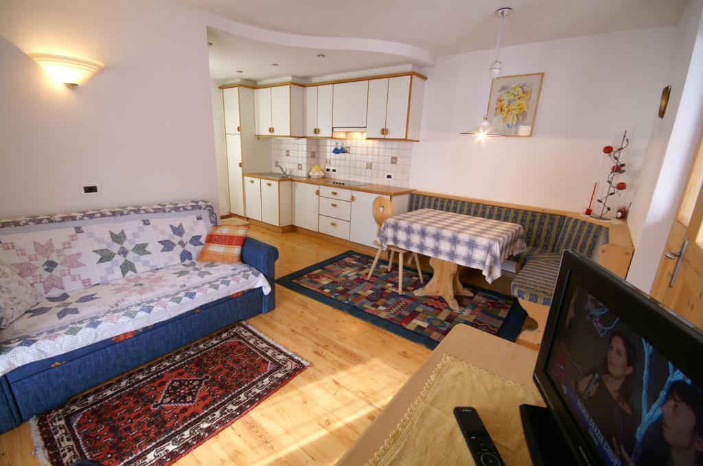 Appartamenti Residence Pars 바디아 외부 사진