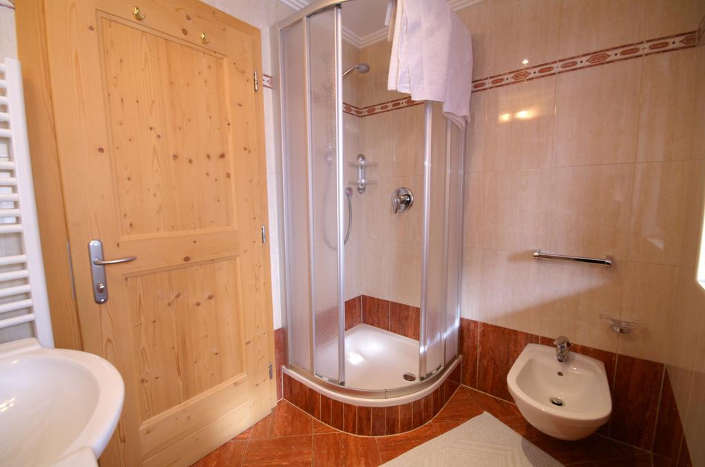 Appartamenti Residence Pars 바디아 외부 사진